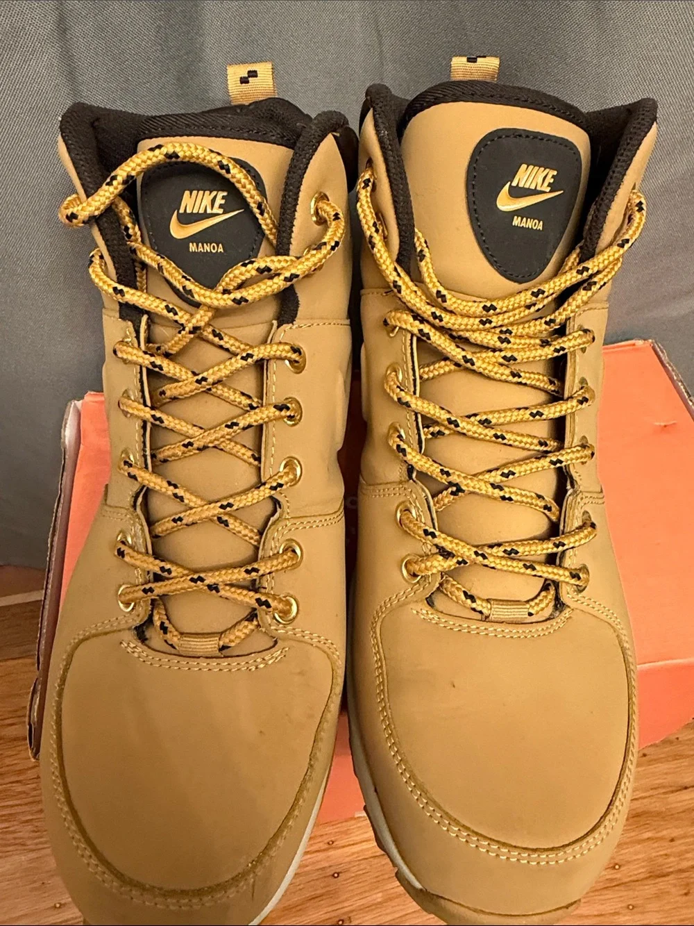 Nike Men’s Tan/Tobacco Trail Mid-Top Boots